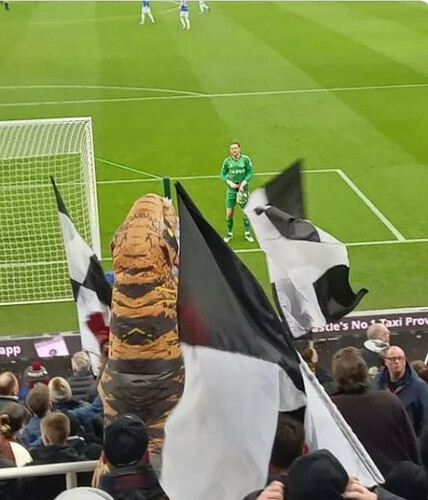 image-england-star-jordan-pickford-caught-up-in-pub-brawl-after-lads-mocked-him-for-having-short-t-rex-arms-164492057297999