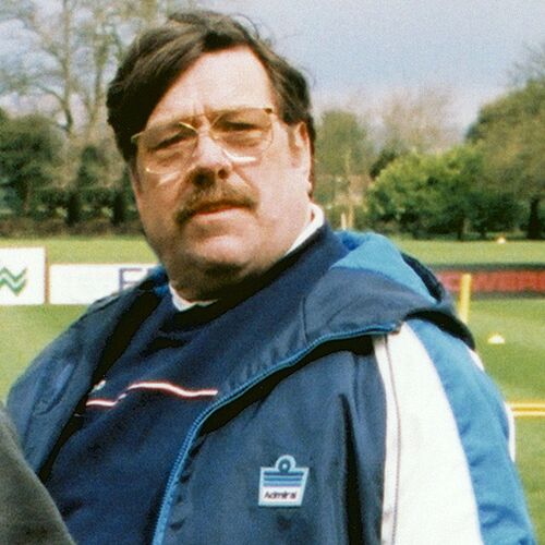Ricky-Tomlinson-as-Mike-Bassett-England-Manager--2001