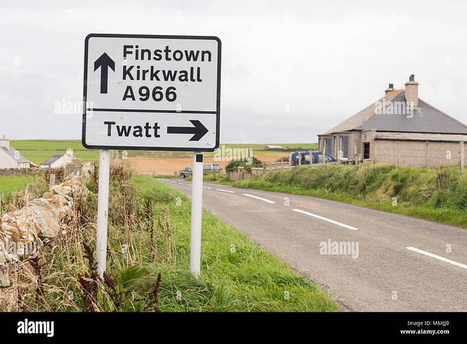 twatt-signpost-in-orkney-scotland-uk-M6XJJ0